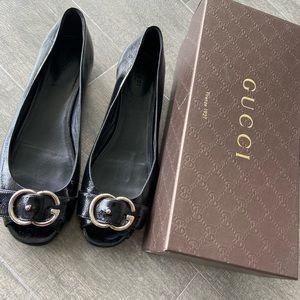 Gucci GG logo buckle patent peep toe flats 41